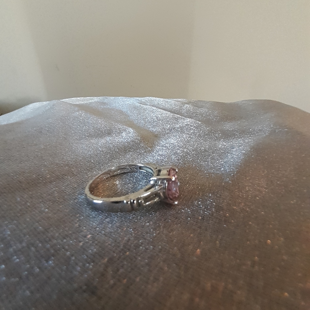 Silver Tone Ring with Pink Rhinestone in a Size 6 3/4 - Picture 9 of 14